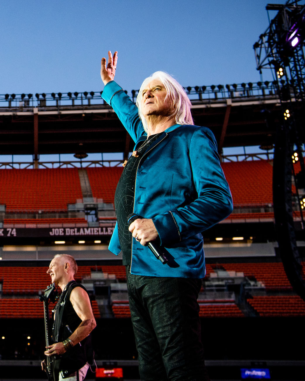Led Zeppelin waving to crowd at Huntington Bank Field