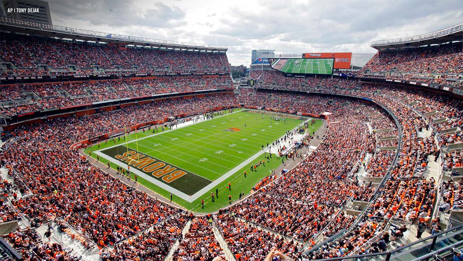 25_WEB_HBF_ABOUT_SAINTS:BROWNS National Anthem during Browns vs. Steelers game in 1999
